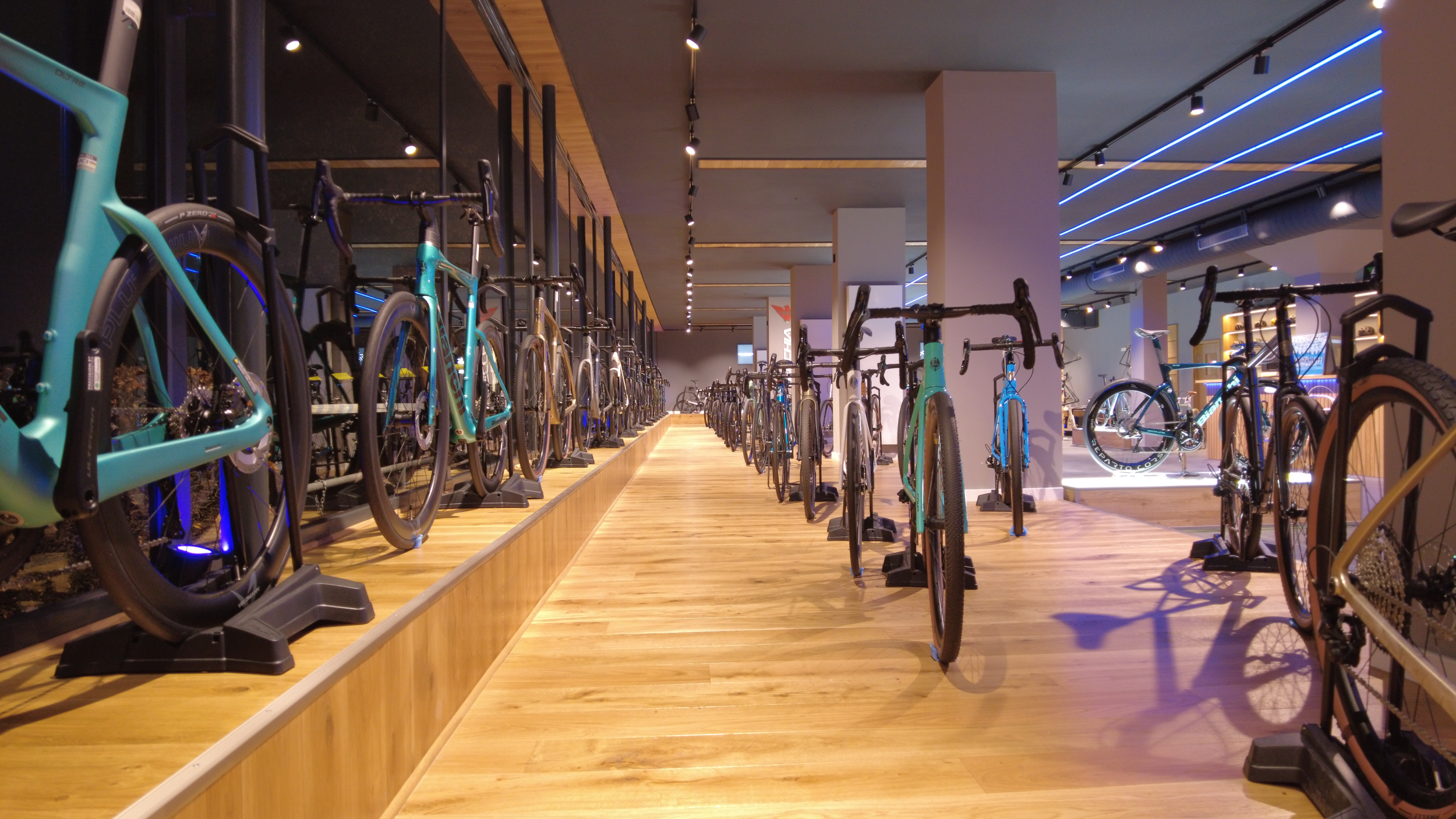 Marken_Bike_row_2500