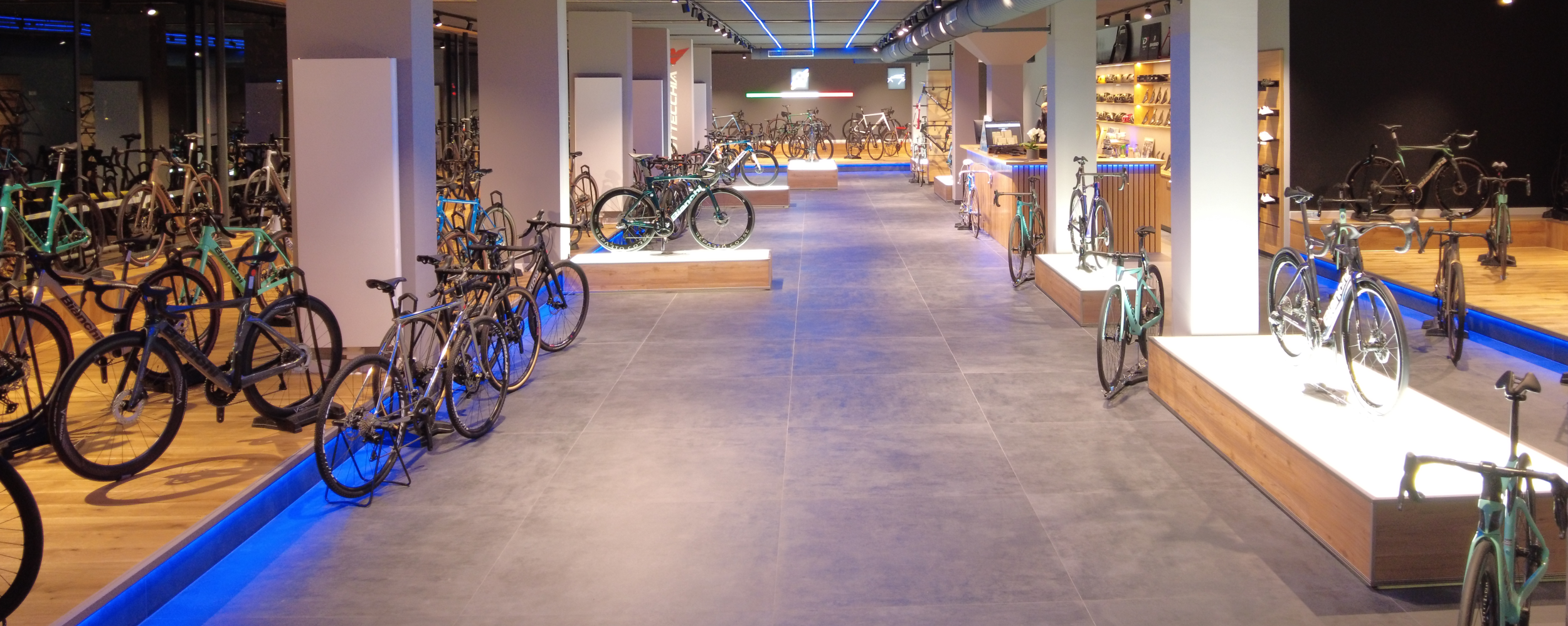 Totale_Laden_innen_2500_Banner